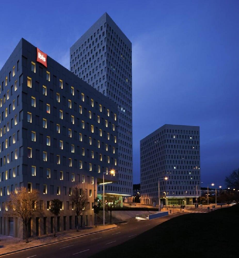 Отель Ibis Barcelona Santa Coloma Santa Coloma de Gramenet Экстерьер фото