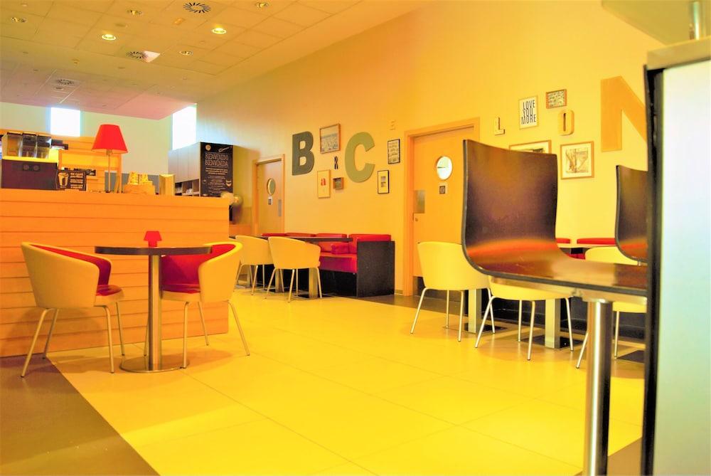 Отель Ibis Barcelona Santa Coloma Santa Coloma de Gramenet Экстерьер фото