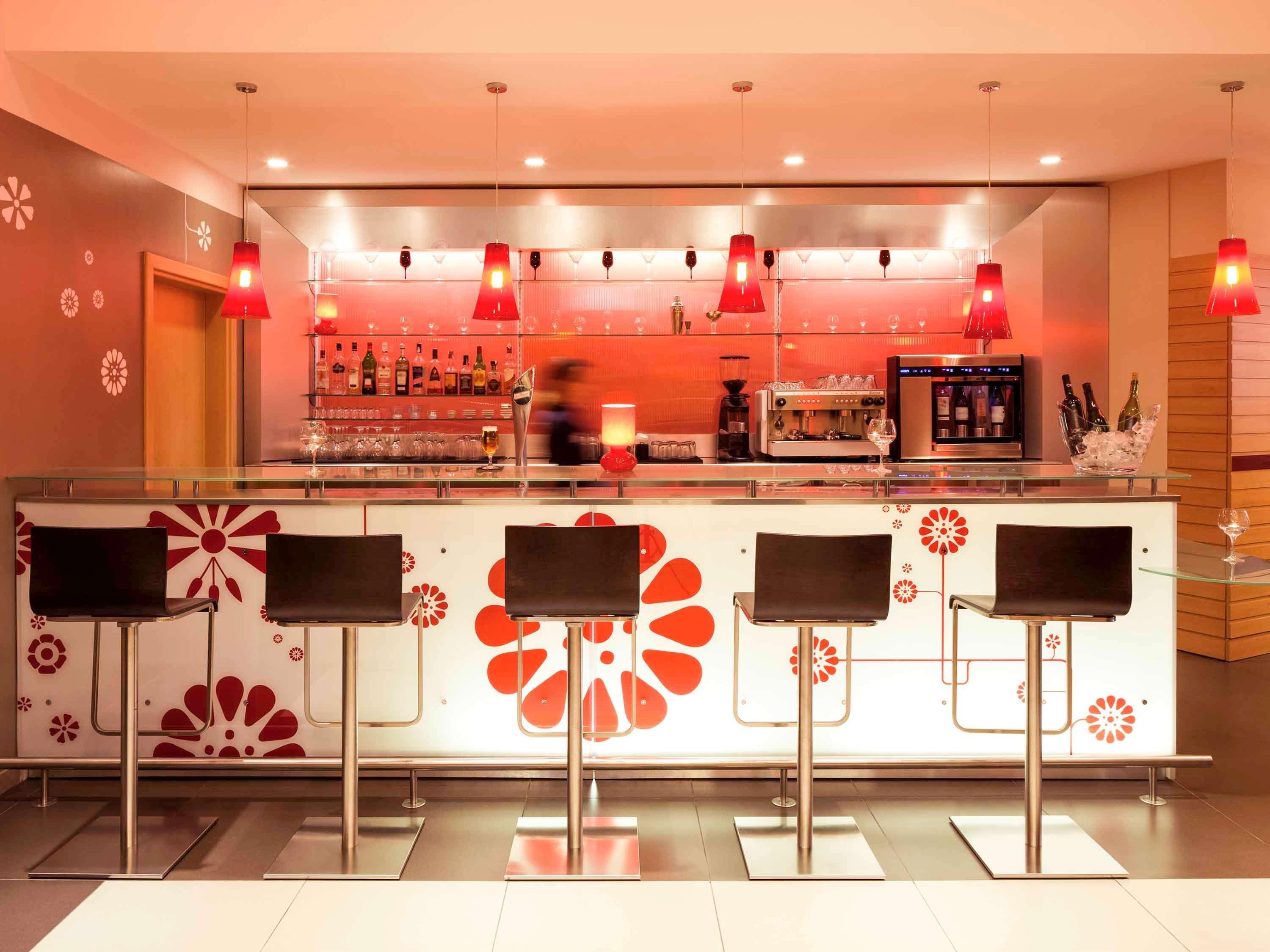 Отель Ibis Barcelona Santa Coloma Santa Coloma de Gramenet Экстерьер фото