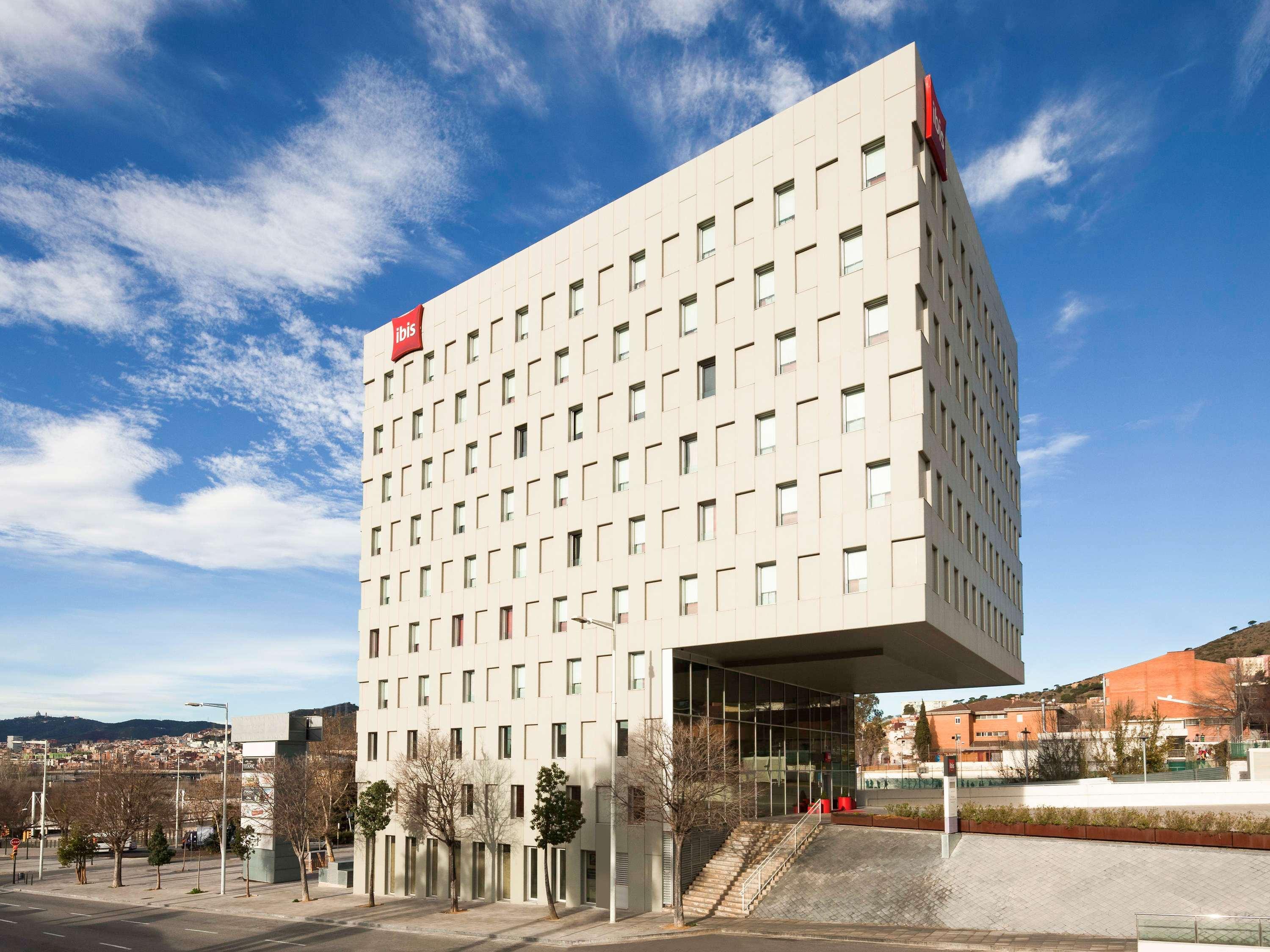 Отель Ibis Barcelona Santa Coloma Santa Coloma de Gramenet Экстерьер фото