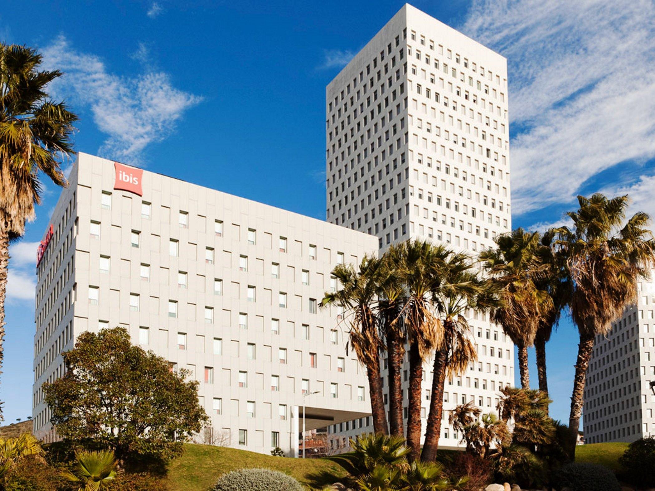 Отель Ibis Barcelona Santa Coloma Santa Coloma de Gramenet Экстерьер фото