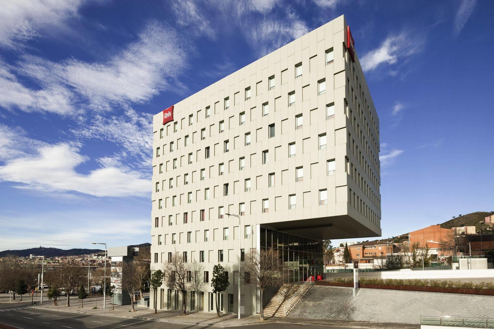 Отель Ibis Barcelona Santa Coloma Santa Coloma de Gramenet Экстерьер фото